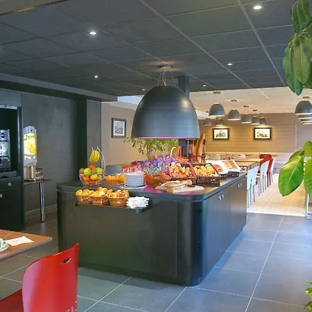 Campanile Centre Acropolis Hotel 3*