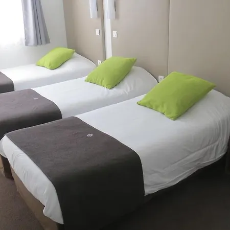 מלון Campanile Centre Acropolis 3*