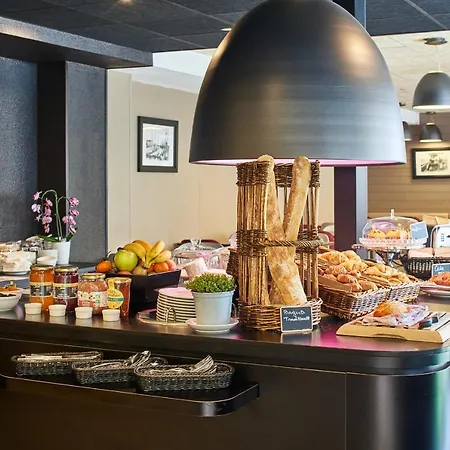 Hotel Campanile Centre Acropolis 3*