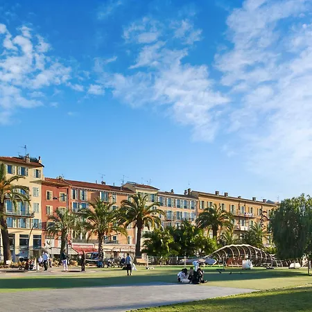 Campanile Centre Acropolis 3*