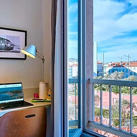 Campanile Centre Acropolis מלון 3*