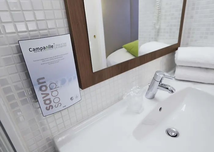 Hotel Campanile Centre Acropolis 3*