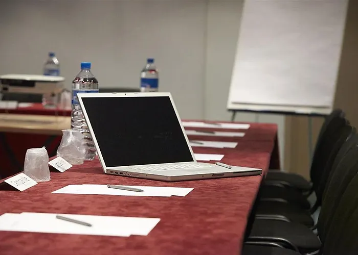 Campanile Centre Acropolis