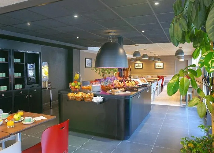 Campanile Centre Acropolis Hotel 3*