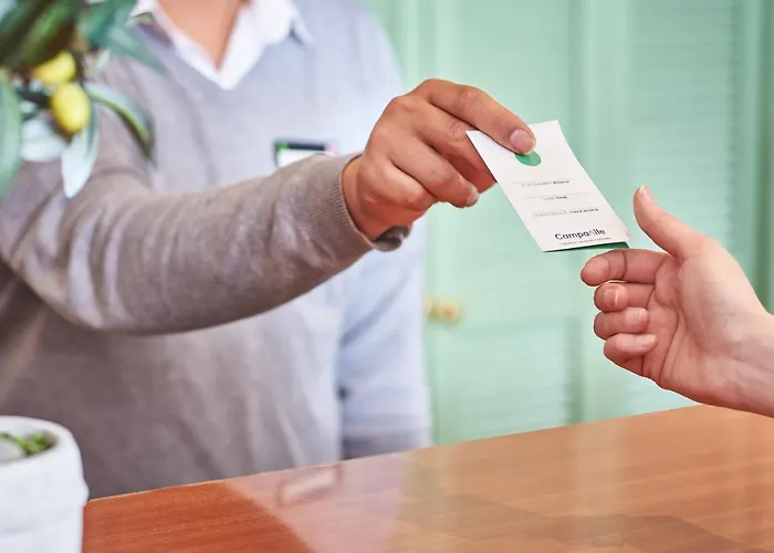 Hotel Campanile Centre Acropolis 3*