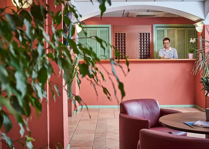 カンパニール サントル アクロポリス ニース