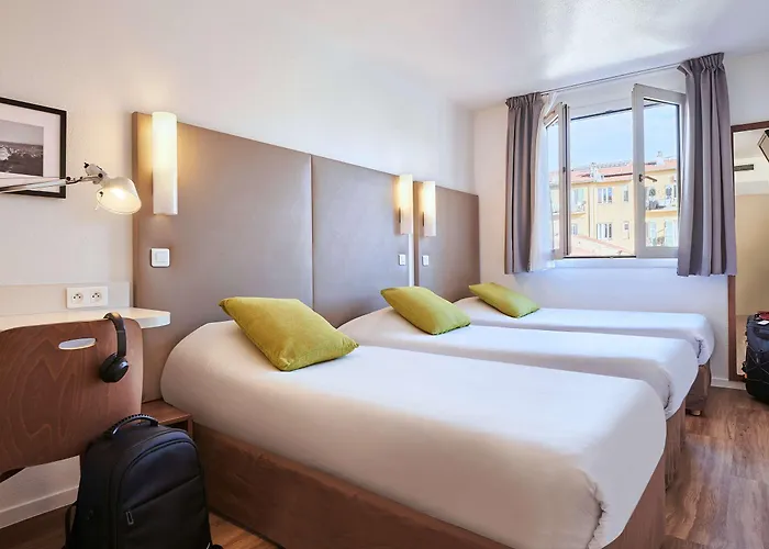 ホテル カンパニール サントル アクロポリス ニース