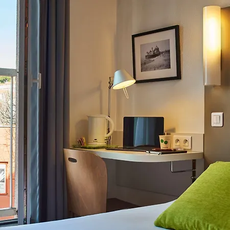 Campanile Centre Acropolis Hotel 3*