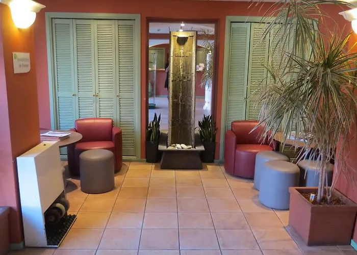 Campanile Centre Acropolis