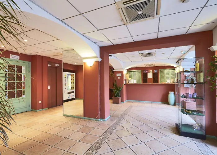 Campanile Centre Acropolis Hotel 3*