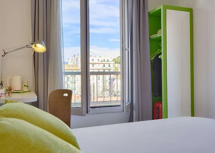 Campanile Centre Acropolis Hotel 3*