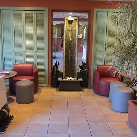 钟楼尼斯中央阿克罗波利斯酒店