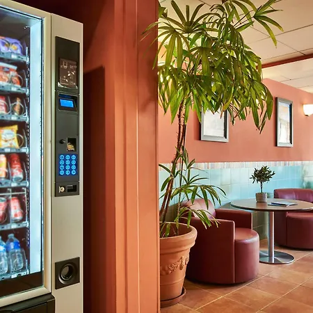 钟楼尼斯中央阿克罗波利斯酒店