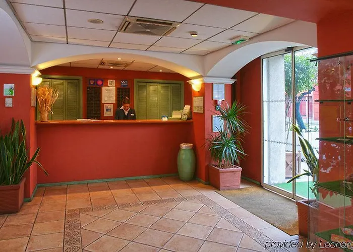钟楼尼斯中央阿克罗波利斯酒店 尼斯