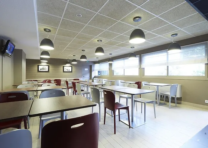 钟楼尼斯中央阿克罗波利斯酒店 3* 尼斯